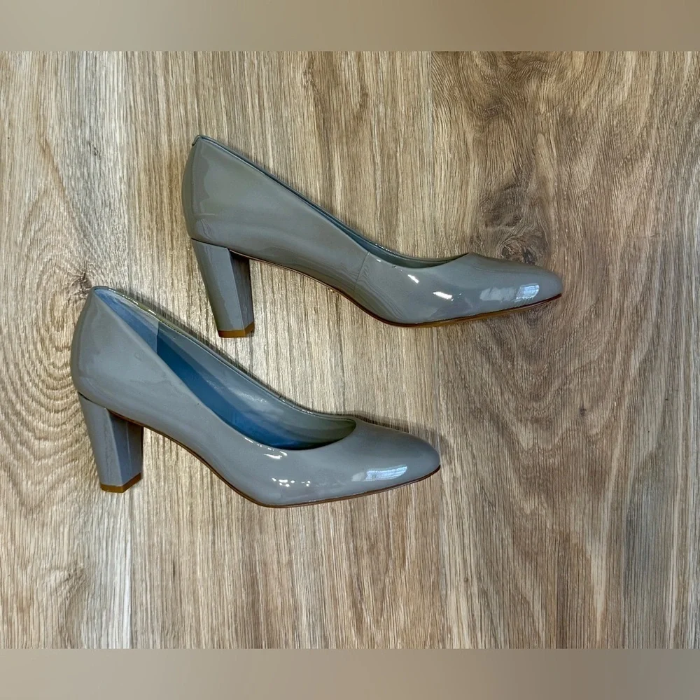 Lauren Ralph Lauren Halla Gray Patent Leather Pumps Size 7B LNC